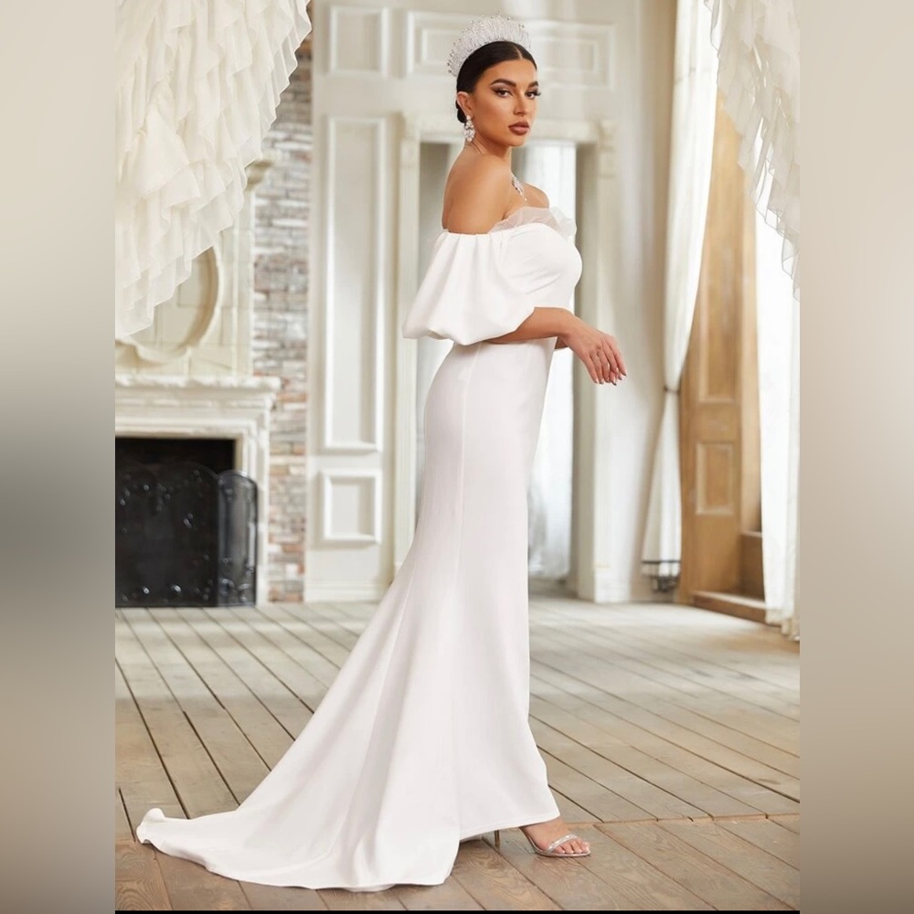 Off Shoulder Contrast Mesh Mermaid Hem Wedding Dress